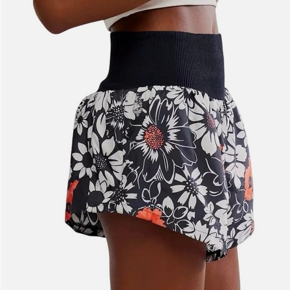 FREE PEOPLE | Floral Black and Daisy Print Women's Shorts | Large | NEW - Picture 3 of 5